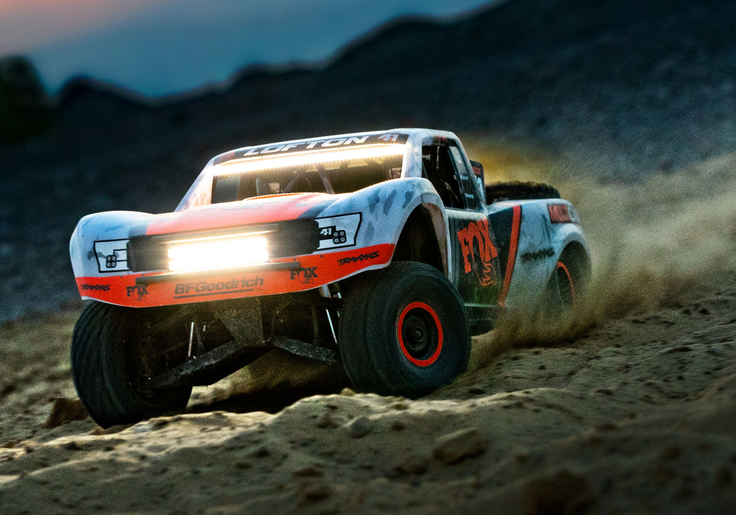 TRAXXAS UNLIMITED DESERT RACER 4X4 VXL TSM LEDS FOX